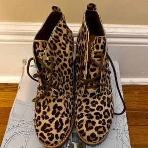 Sperry leopard lace ups. 8m